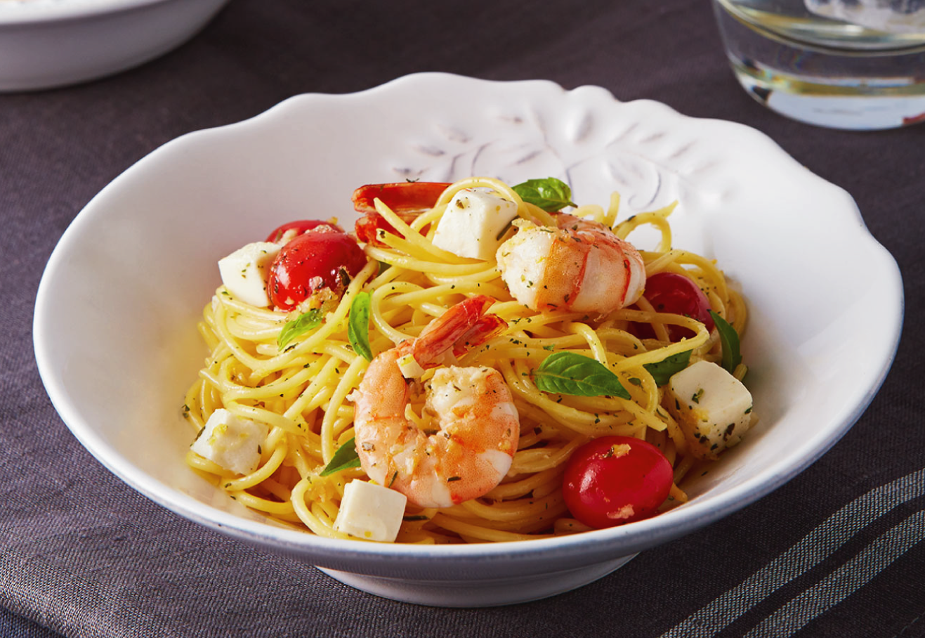 Pasta fresca de albahaca con salsa de tomates cherry