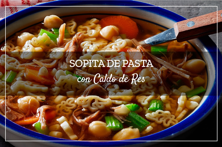 Sopita de Pasta con Caldo de Res