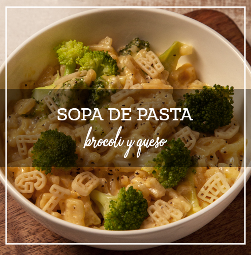 Sopa de pasta, brocoli y queso