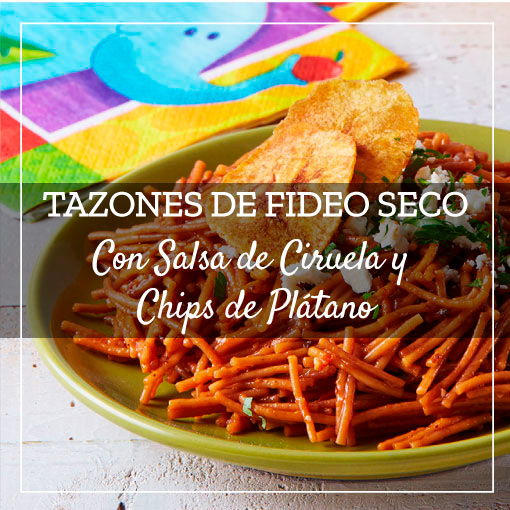 Tazones de Fideo Seco con Salsa de Ciruela y Chips de Plátano